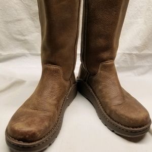 Chaco brown leather pull on boot